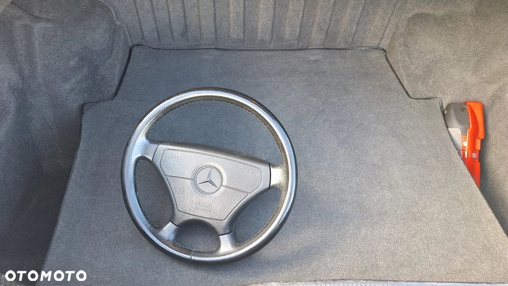 Mercedes-Benz W124 (1984-1993) - 21