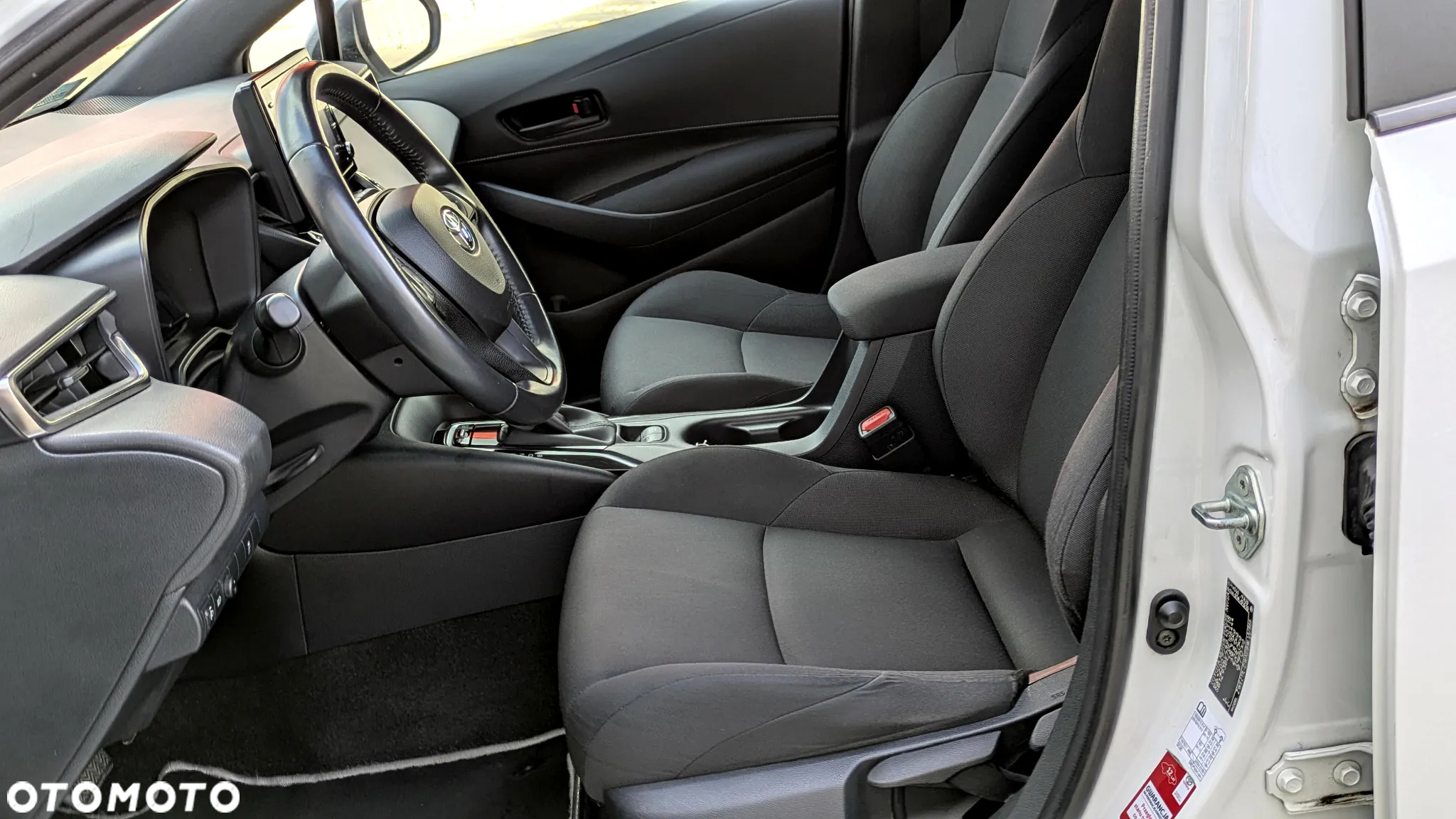 Toyota Corolla 1.8 Hybrid Active - 6