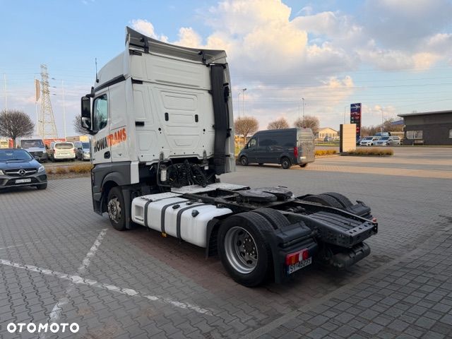 Mercedes-Benz 1845 - 6