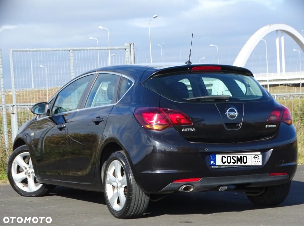 Opel Astra 2010 photo 5