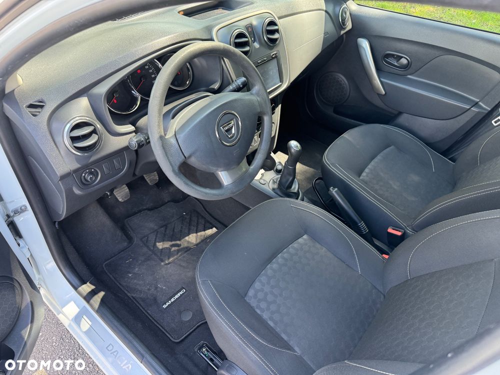 Dacia Sandero 1.2 16V 75 Laureate - 17