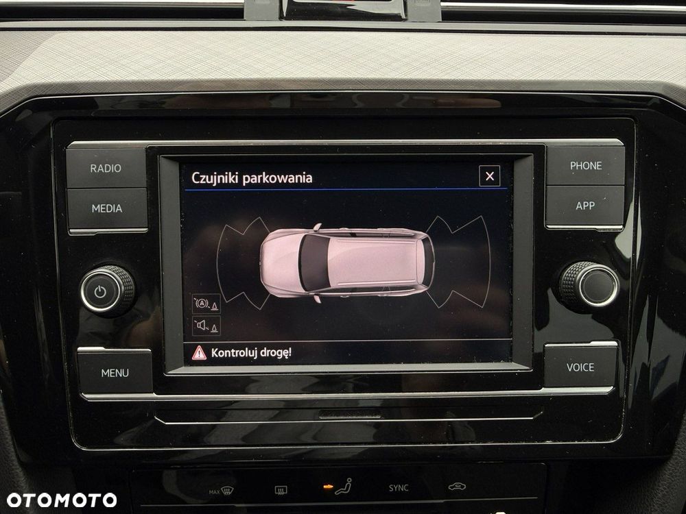 Volkswagen Passat - 26