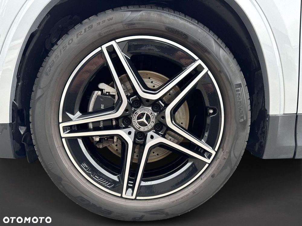 Mercedes-Benz GLA - 10