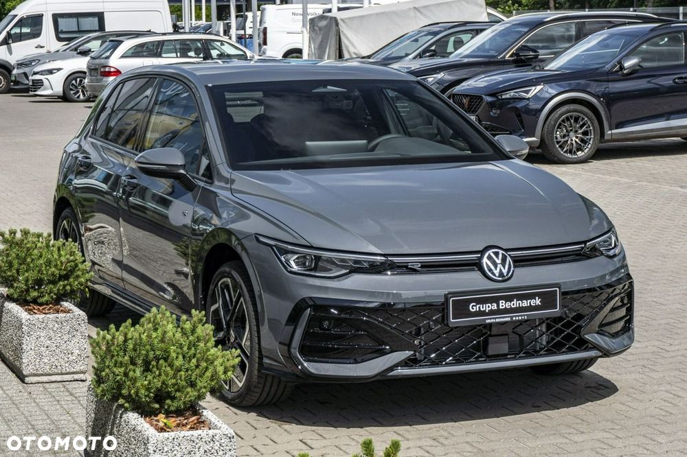 Volkswagen Golf - 6