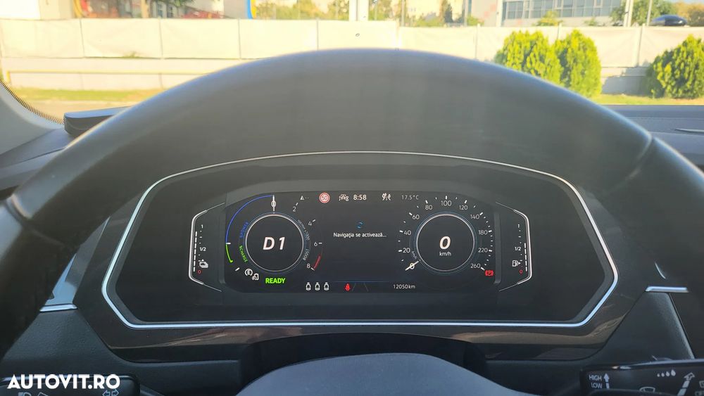 Volkswagen Tiguan - 8