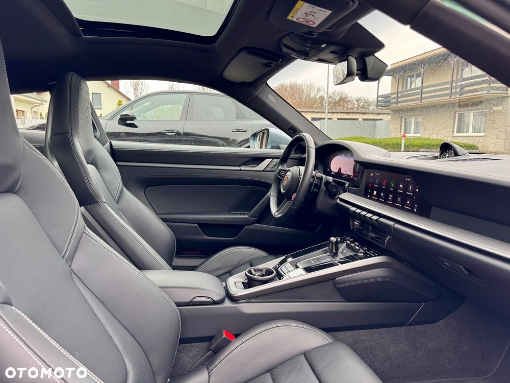 Porsche 911 Carrera PDK - 24