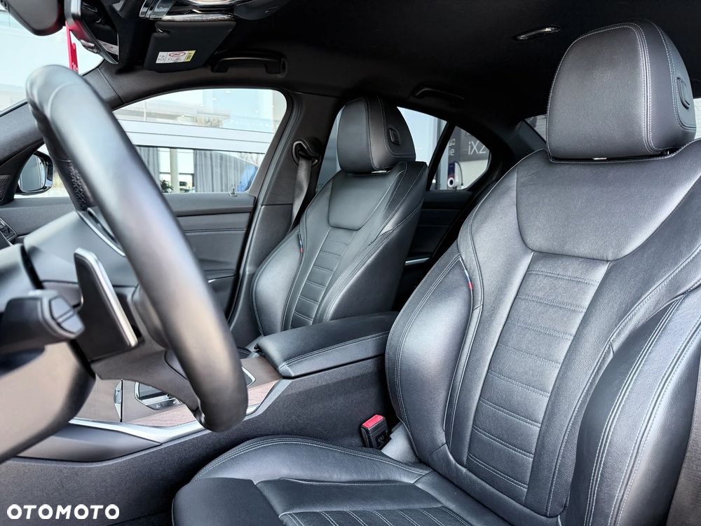 BMW Seria 3 330i xDrive M Sport sport - 30