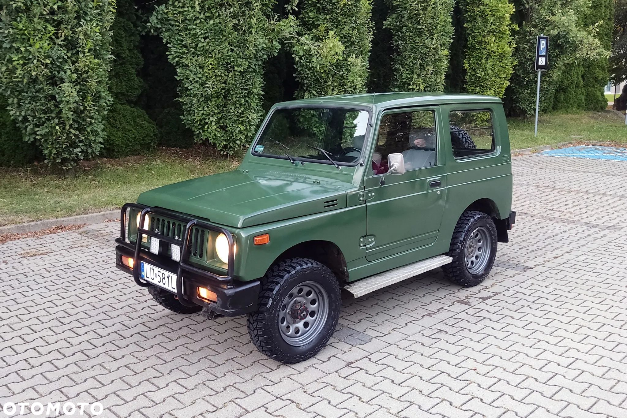 Suzuki Samurai