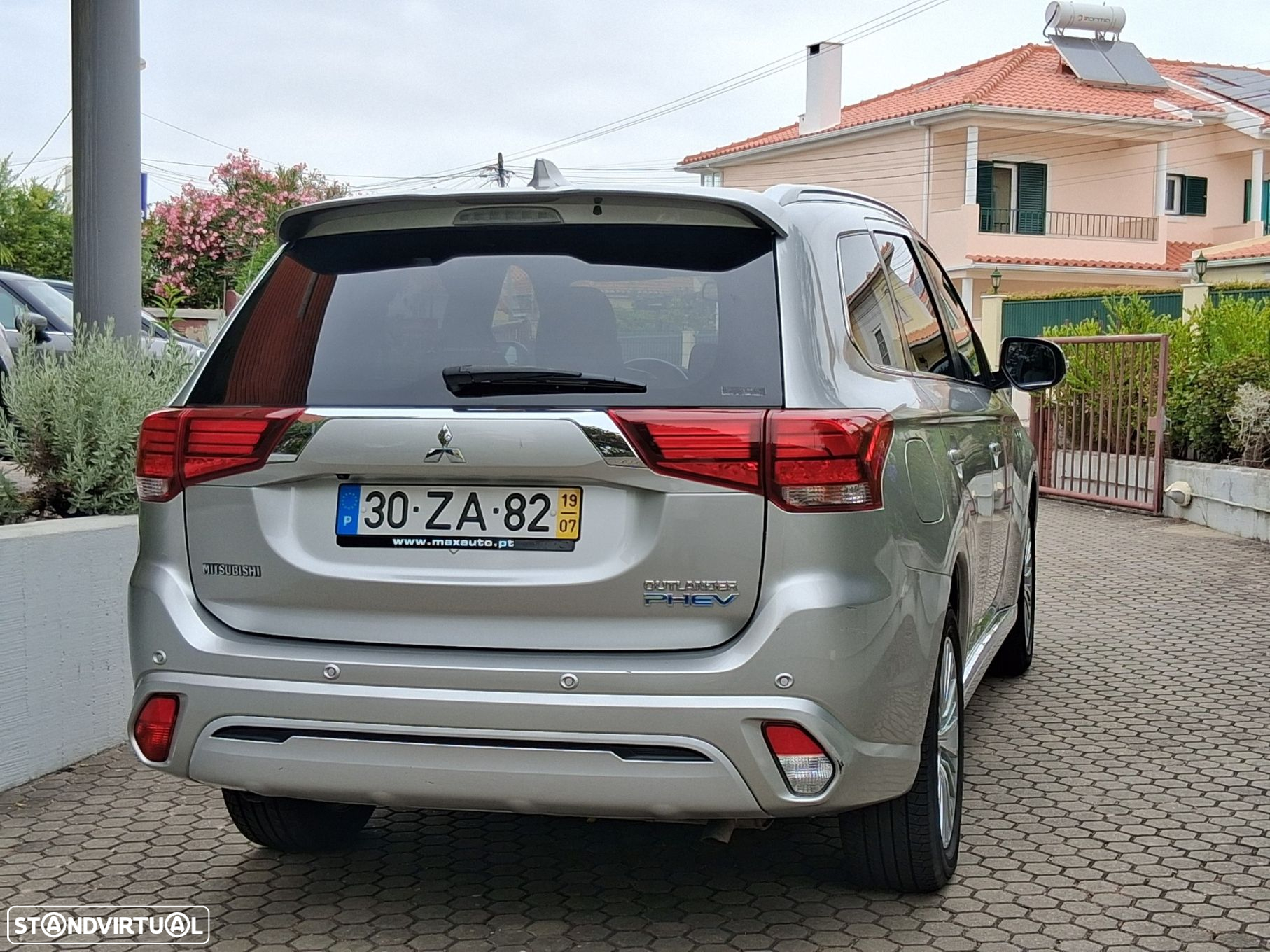 Mitsubishi Outlander 2.4 PHEV Intense - 19