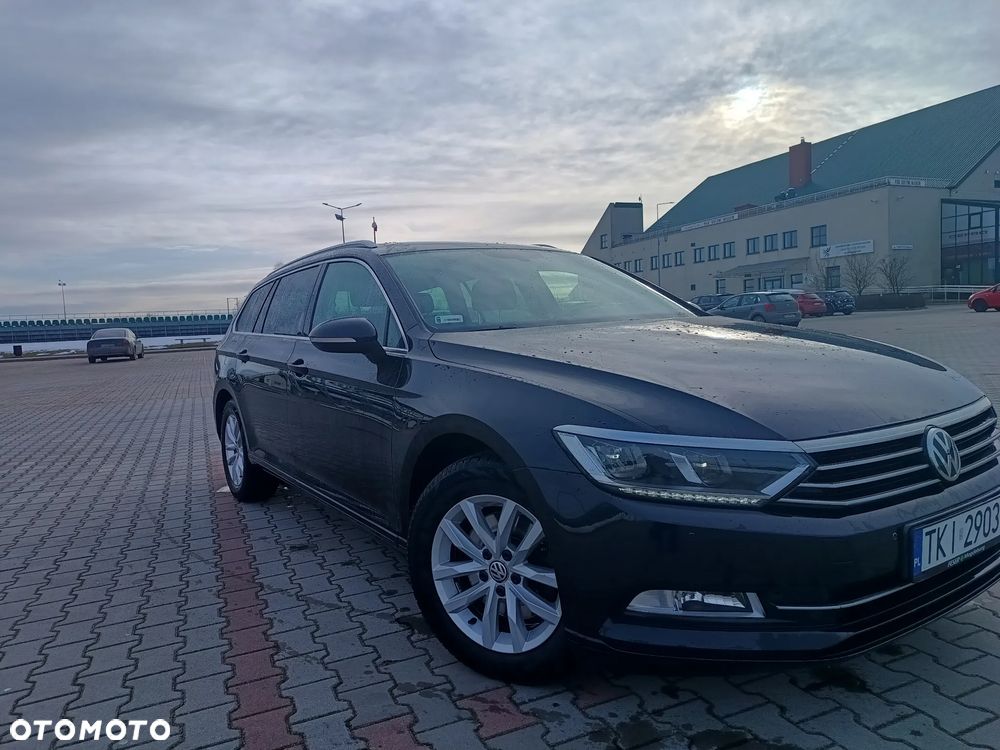 Volkswagen Passat 2.0 TDI SCR DSG Business - 28