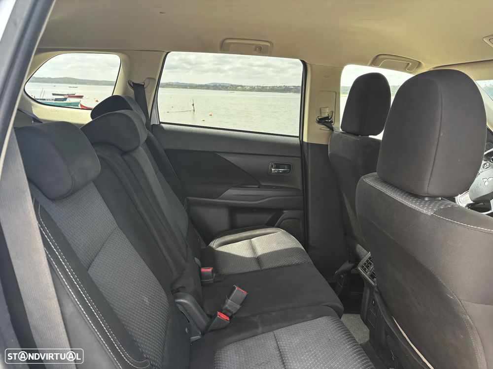 Mitsubishi Outlander 2.0 Kaiteki CVT - 10