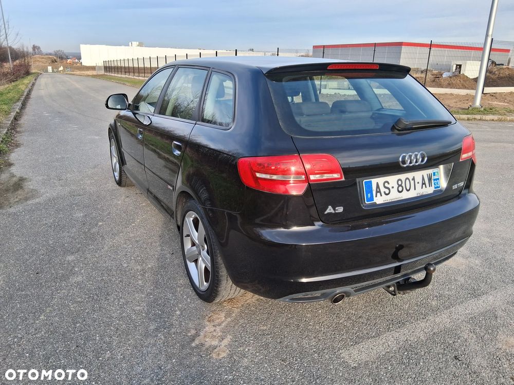 Audi A3 Sportback 1.6 TDI DPF S line Sportpaket - 11