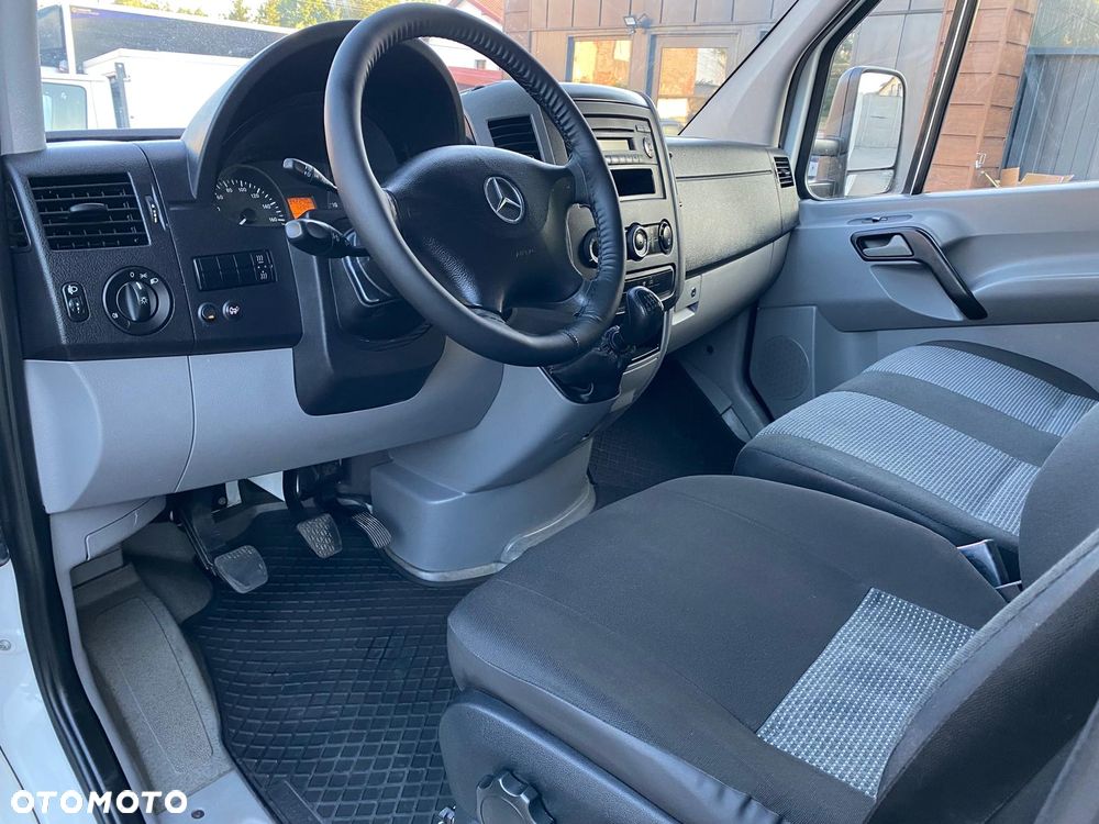 Mercedes-Benz Sprinter - 10