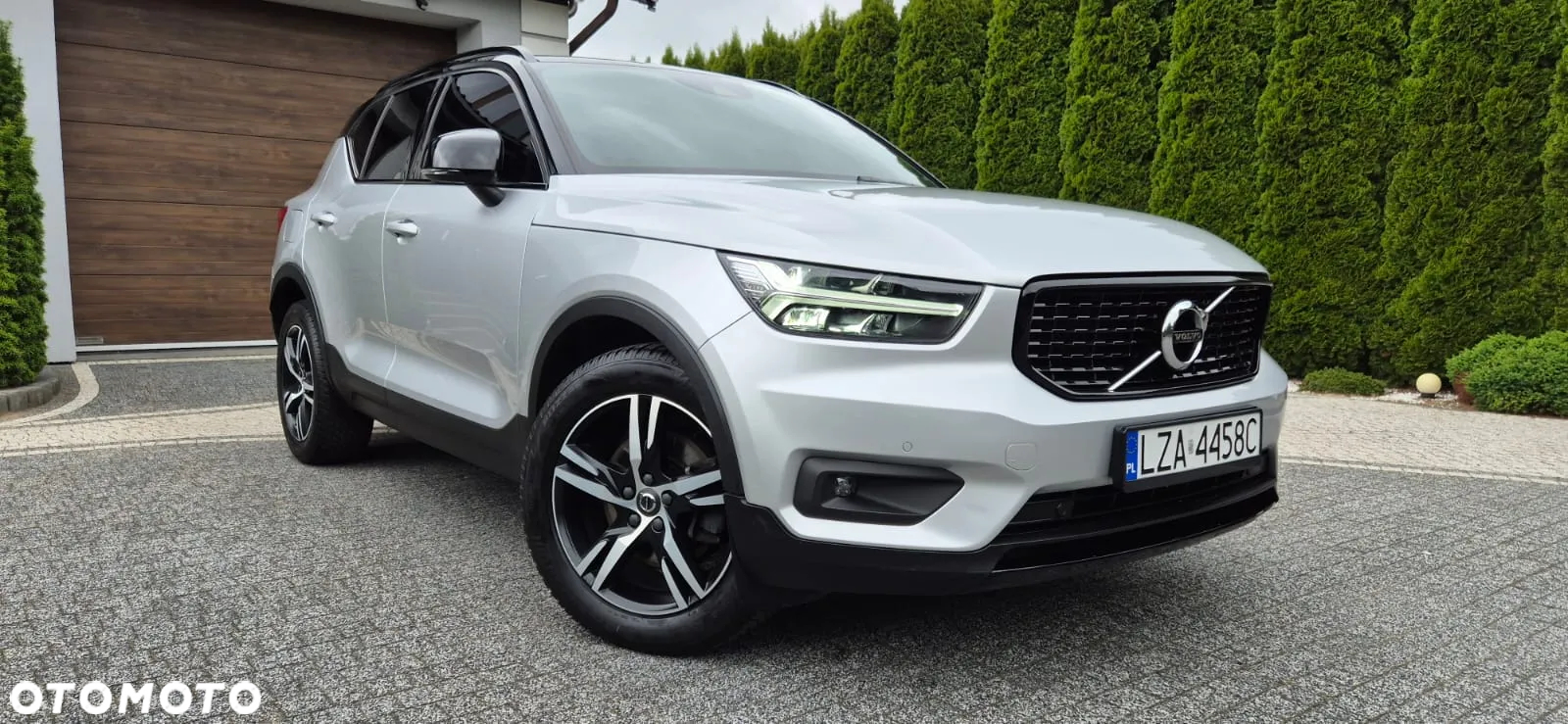 Volvo XC 40 D4 AWD Geartronic R-Design - 5