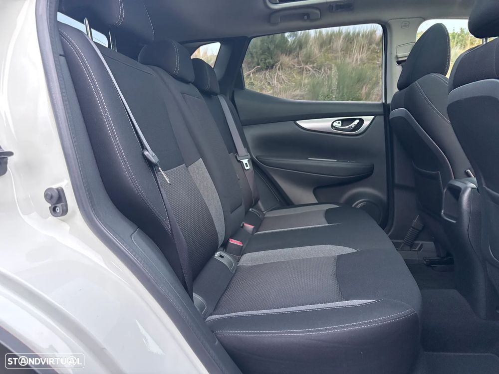 Nissan Qashqai 1.5 dCi N-Connecta Led - 29