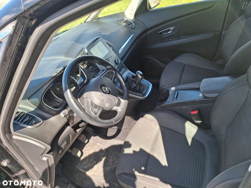 Renault Grand Scenic - 11