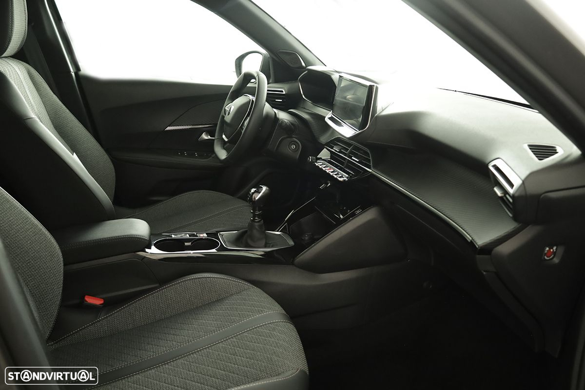 Peugeot 2008 1.2 PureTech Allure - 19