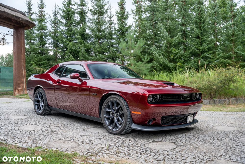 Dodge Challenger - 11