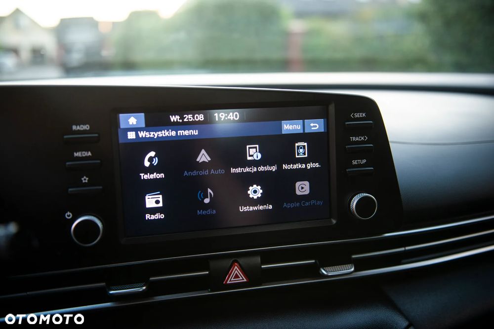 Hyundai Elantra 1.6 Executive - 24