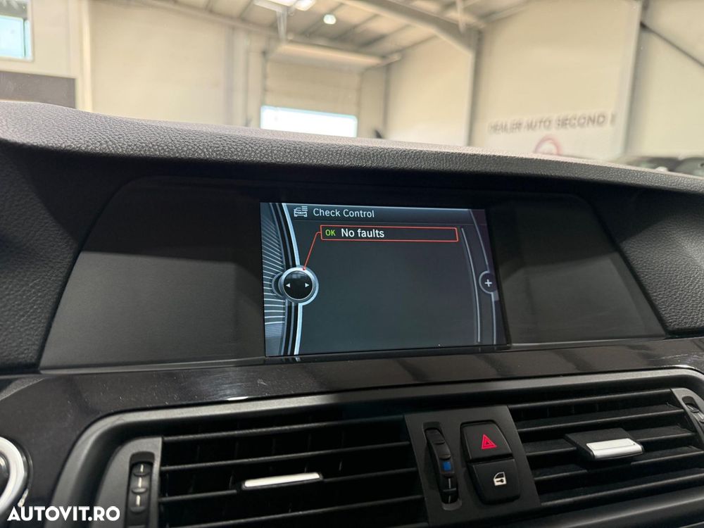 BMW Seria 5 520d Aut. Modern Line - 16