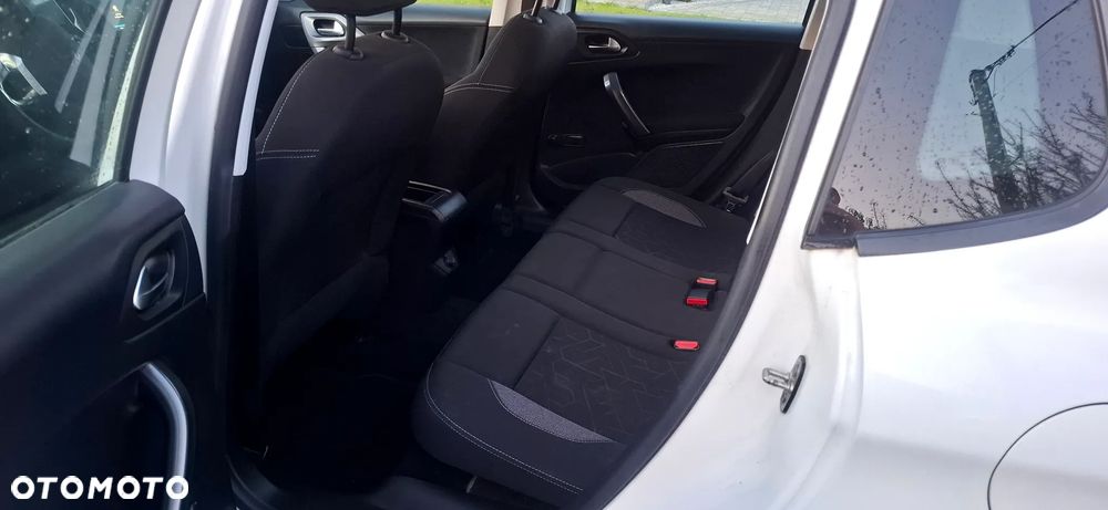 Peugeot 2008 1.2 Pure Tech Style EU6 - 22