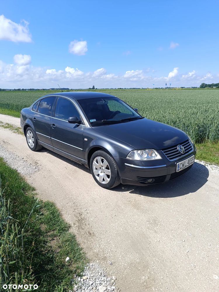 Volkswagen Passat 1.9 TDI Highline - 15