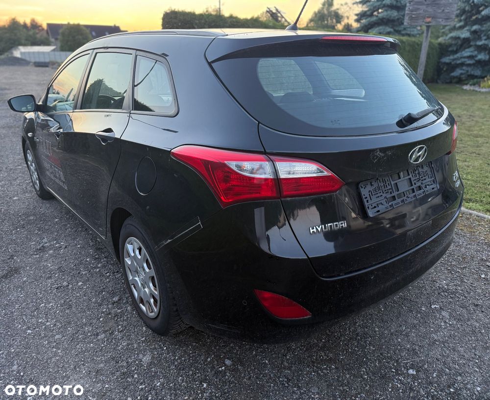 Hyundai i30 1.6 CRDi BlueDrive Classic + - 11