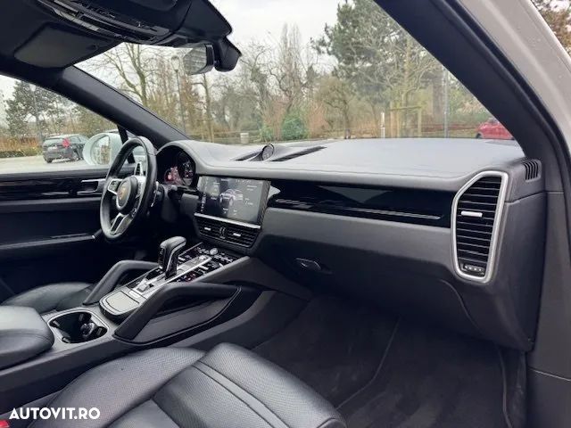 Porsche Cayenne Coupe S - 23