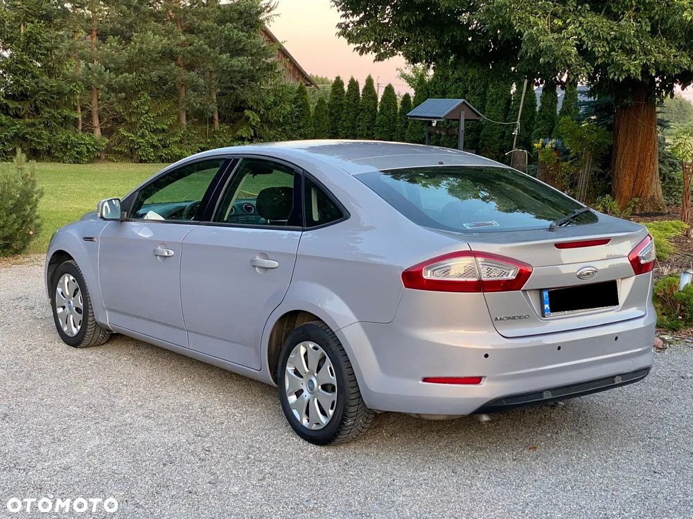 Ford Mondeo 2.0 Ghia Executive - 28