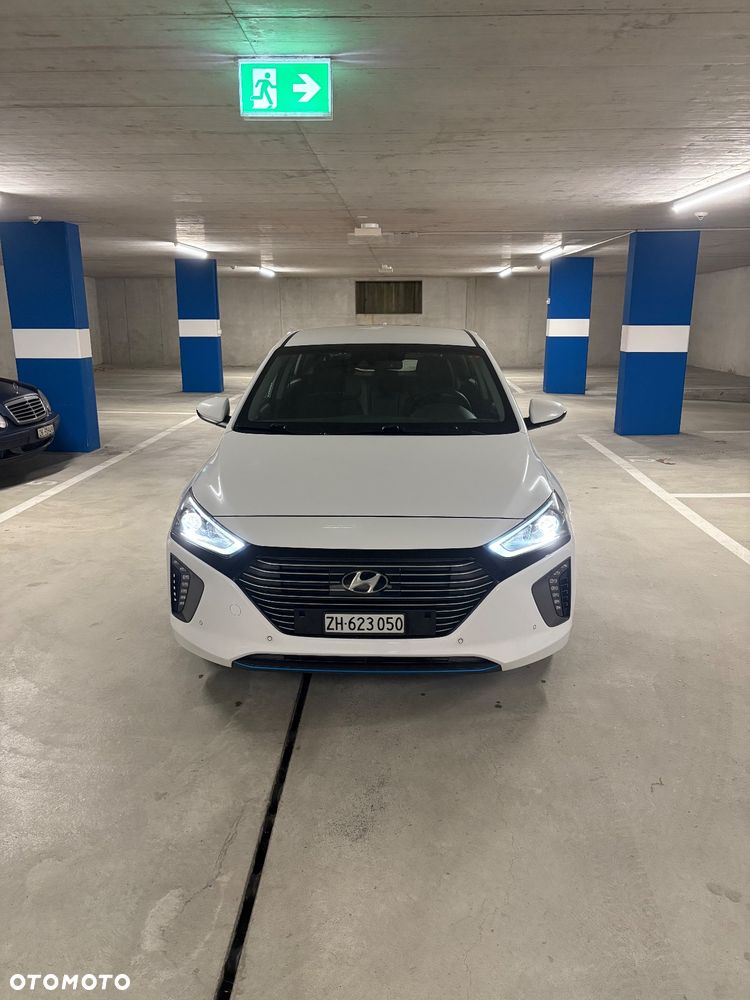 Hyundai IONIQ - 8