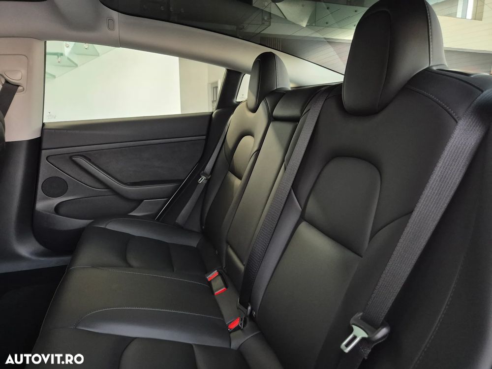 Tesla Model 3 Standard Reichweite Plus Hinterradantrieb - 12