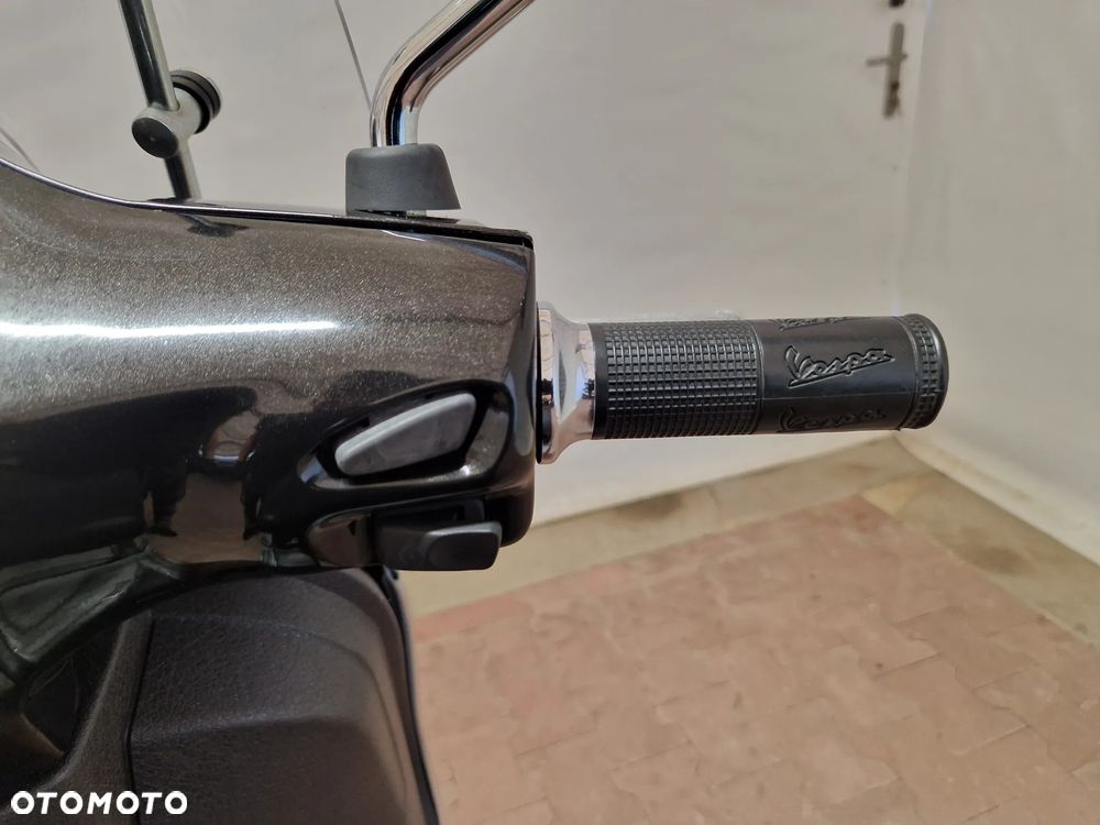 Piaggio Vespa - 26