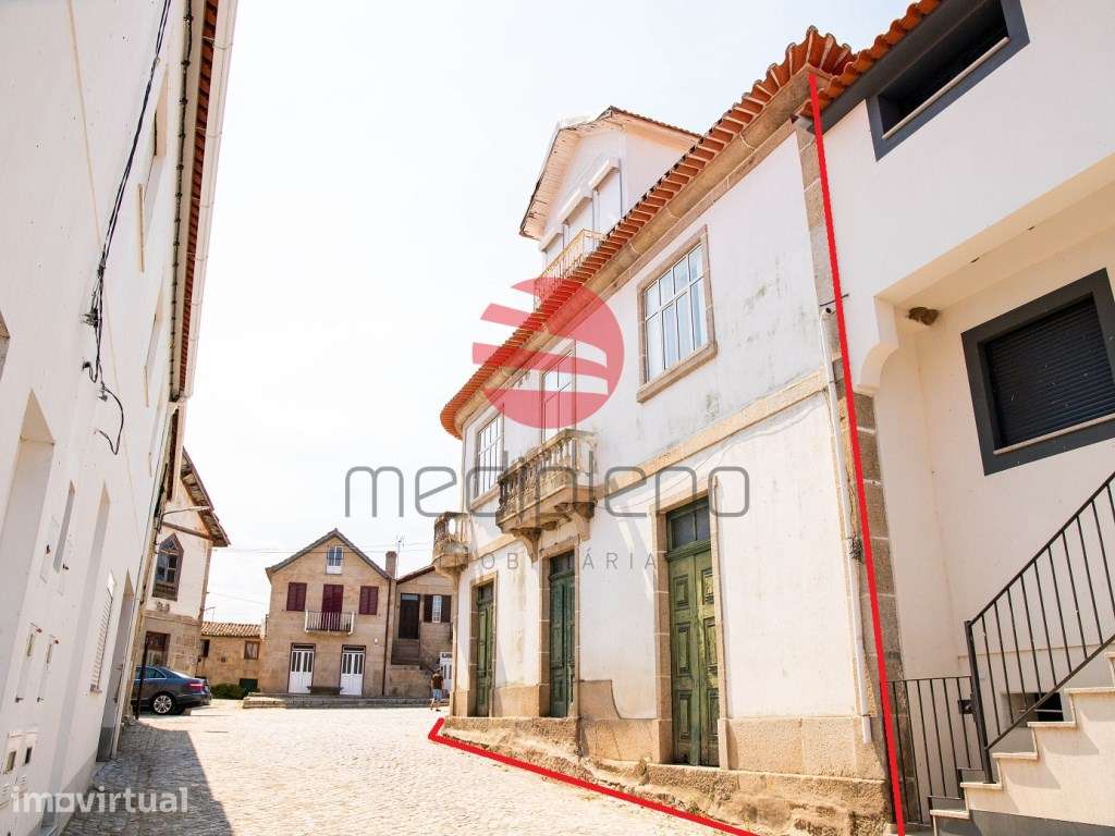 MORADIA T6 EM ZONA HISTÓRICA - Grande imagem: 3/23
