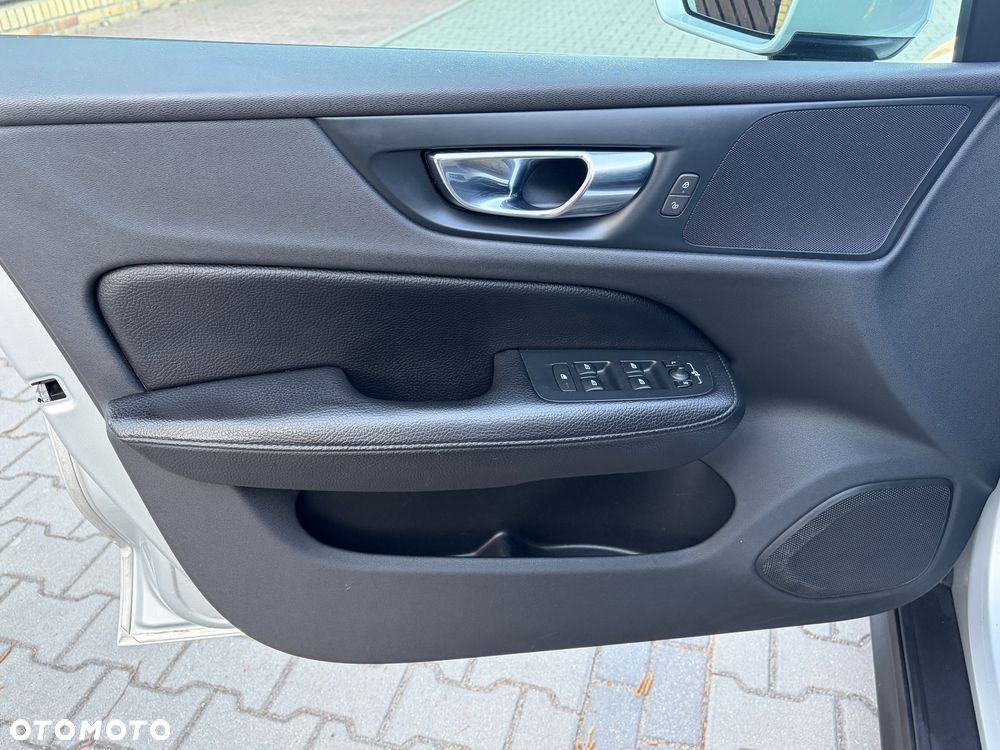 Volvo V60 Cross Country D4 AWD Geartronic Pro - 12
