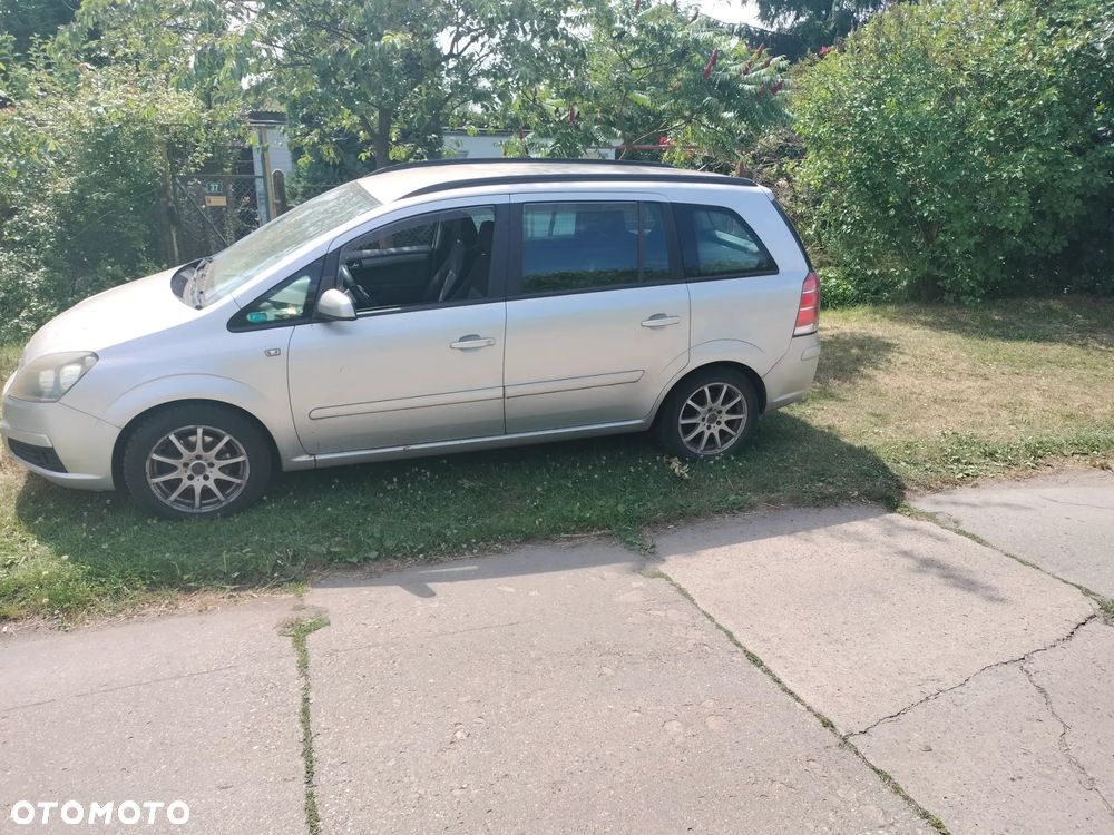 Opel Zafira - 1