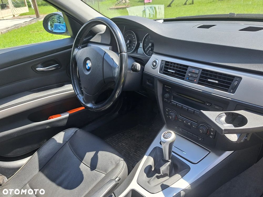 BMW Seria 3 325i - 5