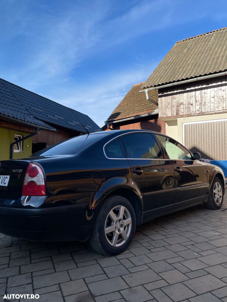 Volkswagen Passat Variant 1.6 Basis - 4