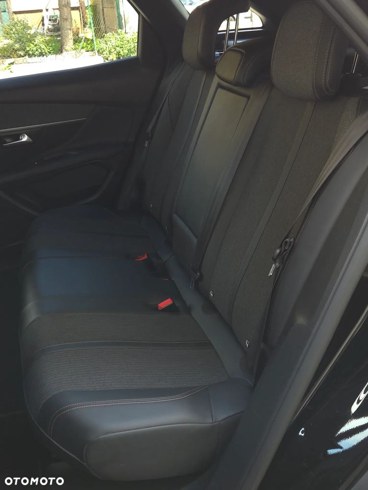 Peugeot 3008 1.2 PureTech GT S&S - 23