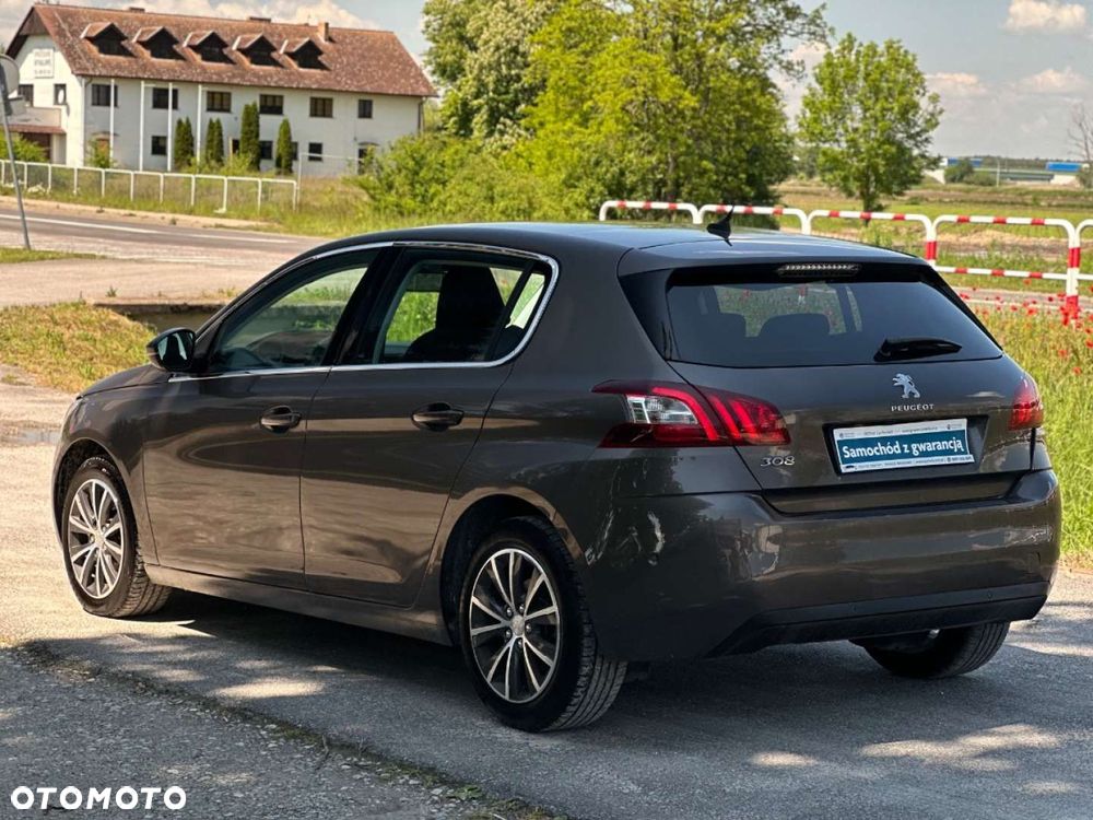 Peugeot 308 1.2 PureTech GPF Allure S&S EAT8 - 17