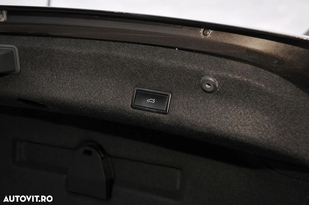 Volkswagen Passat 2.0 TDI DSG Highline - 30