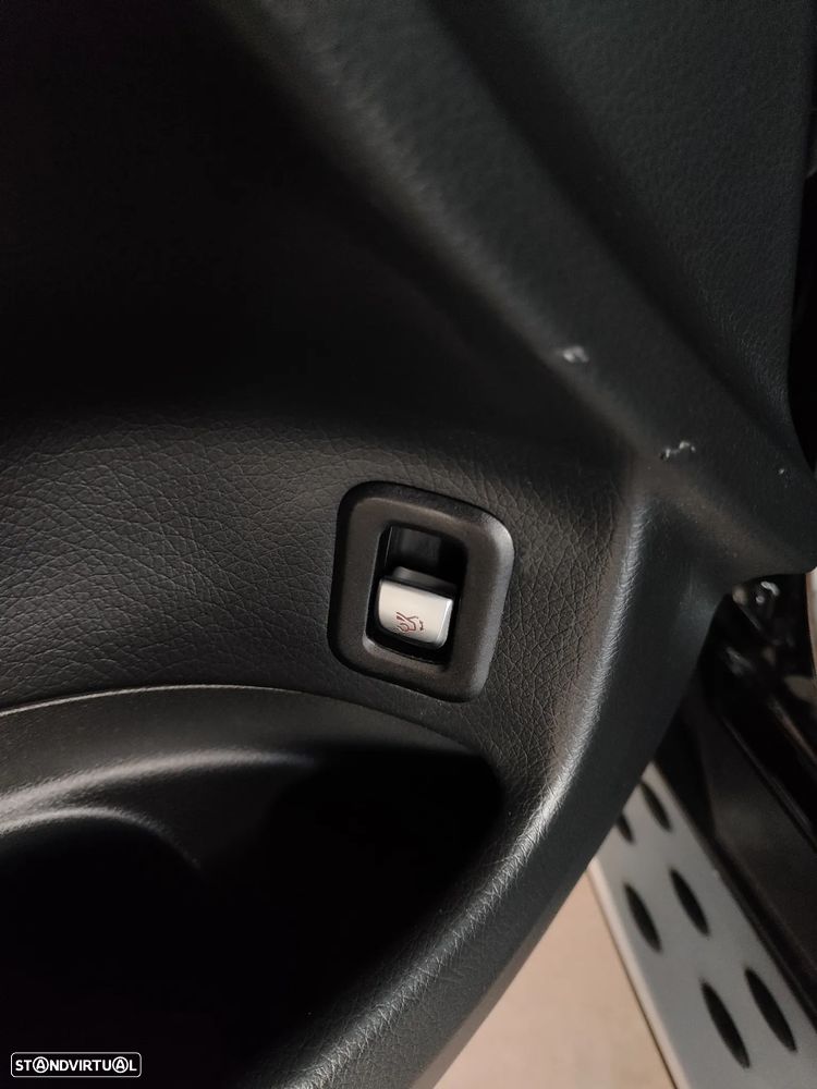 Mercedes-Benz GLC 300 ver-de-4matic-9g--tronic-edition-amg-line - 23