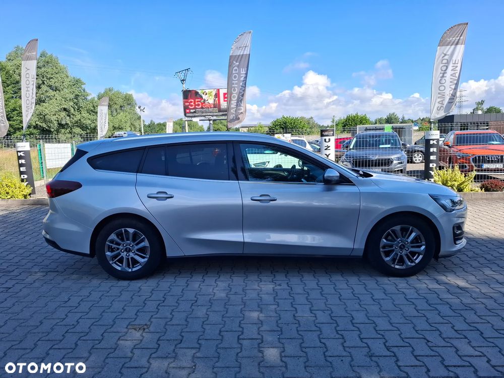 Ford Focus SW - 15
