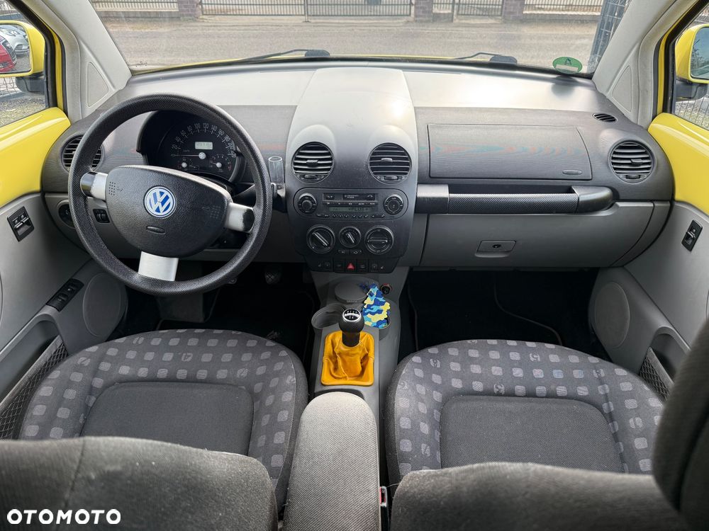 Volkswagen New Beetle - 19
