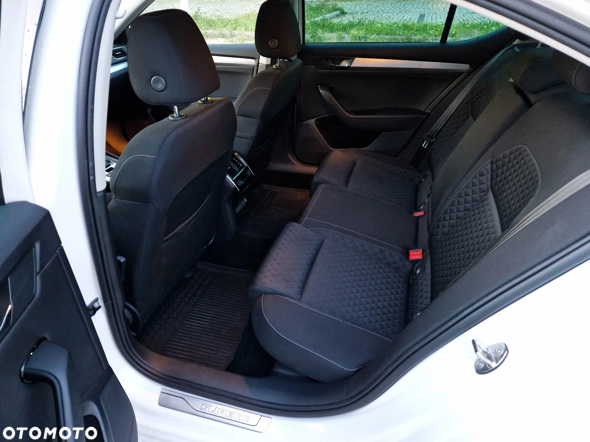 Skoda Superb 1.5 TSI ACT Ambition DSG - 8