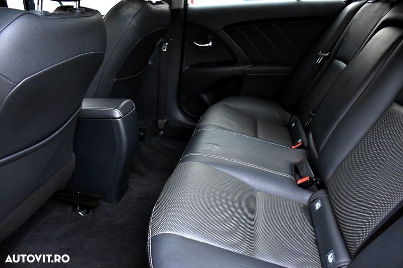 Toyota Avensis 2.0 D-4D Elegance - 13