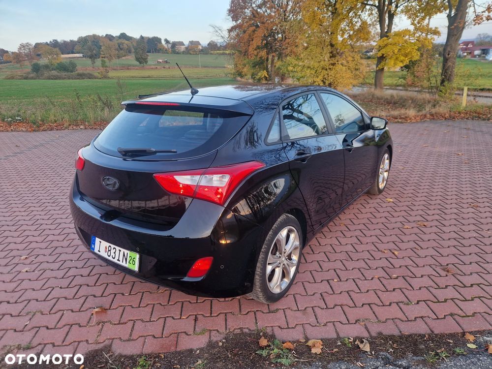 Hyundai i30 1.4 Intro Edition - 12
