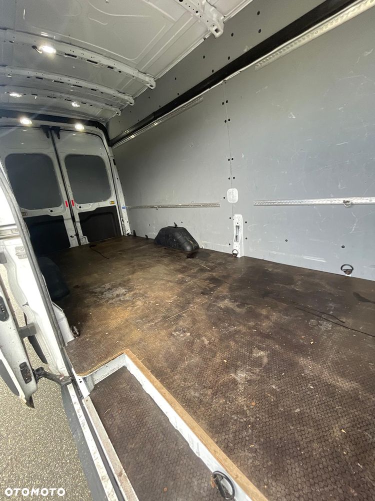 Ford Transit - 23