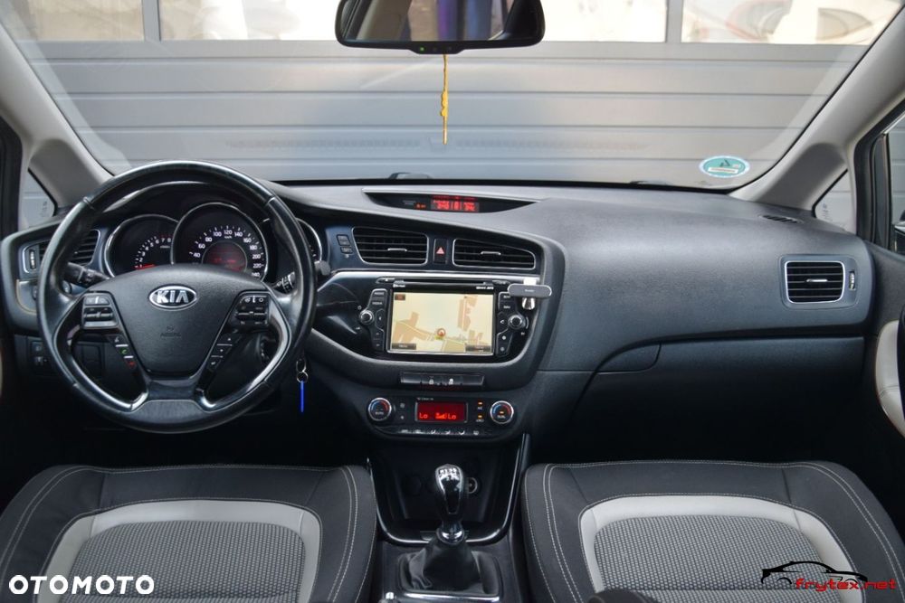 Kia Ceed - 30