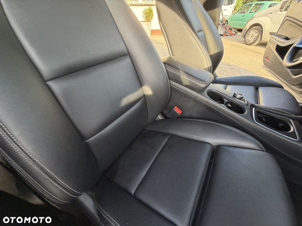 Mercedes-Benz CLA 250 AMG Line 7G-DCT - 24