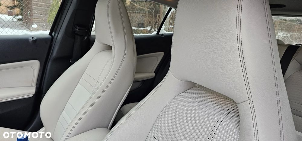 Mercedes-Benz GLA 250 4-Matic - 5